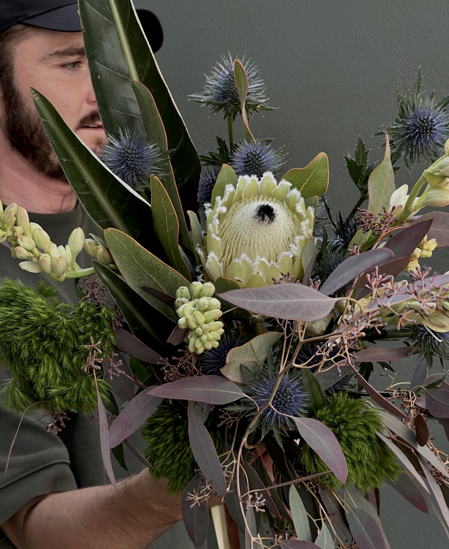 Ramo tropical con protea real