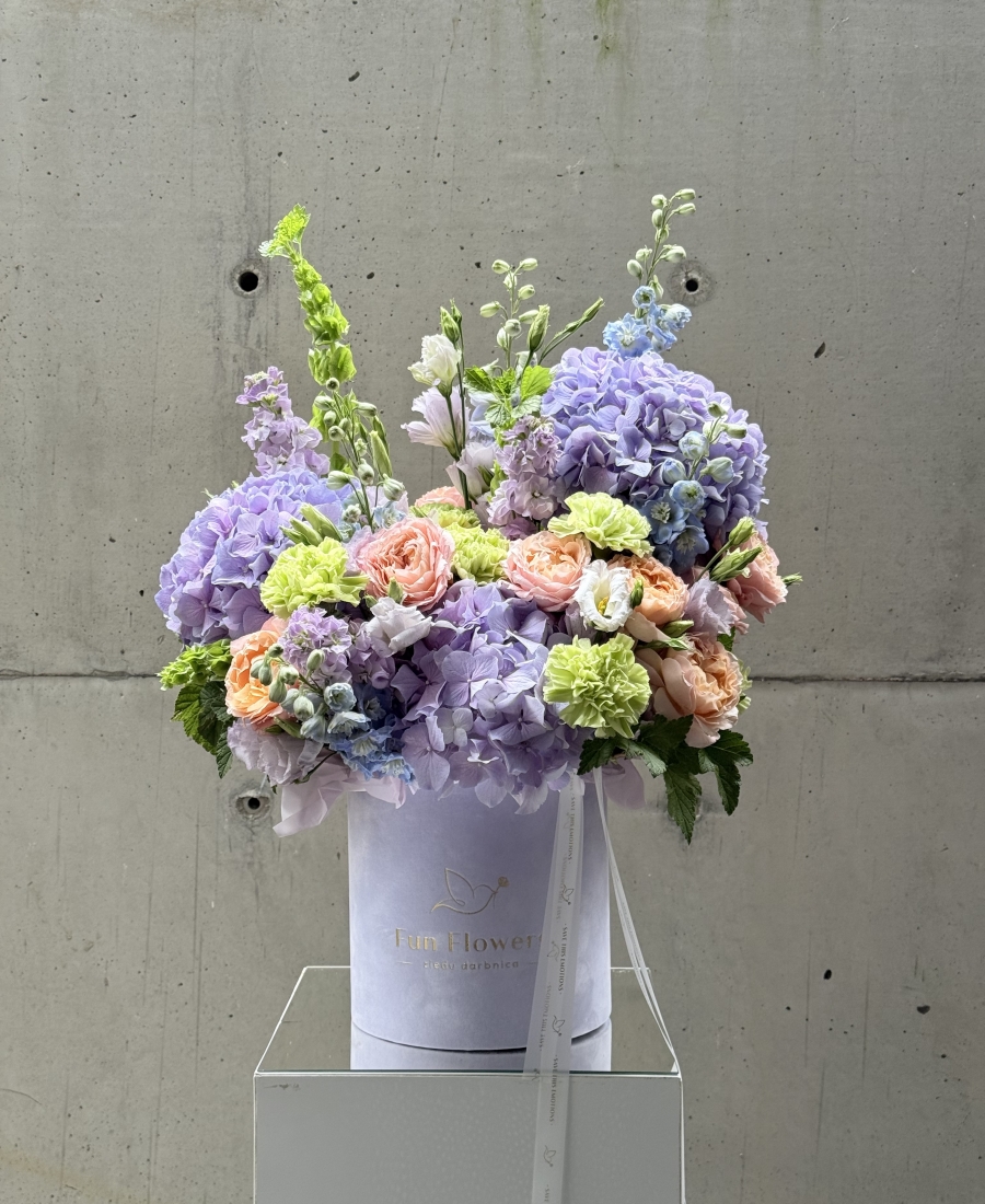 Flower hatbox “Lilac candy”
