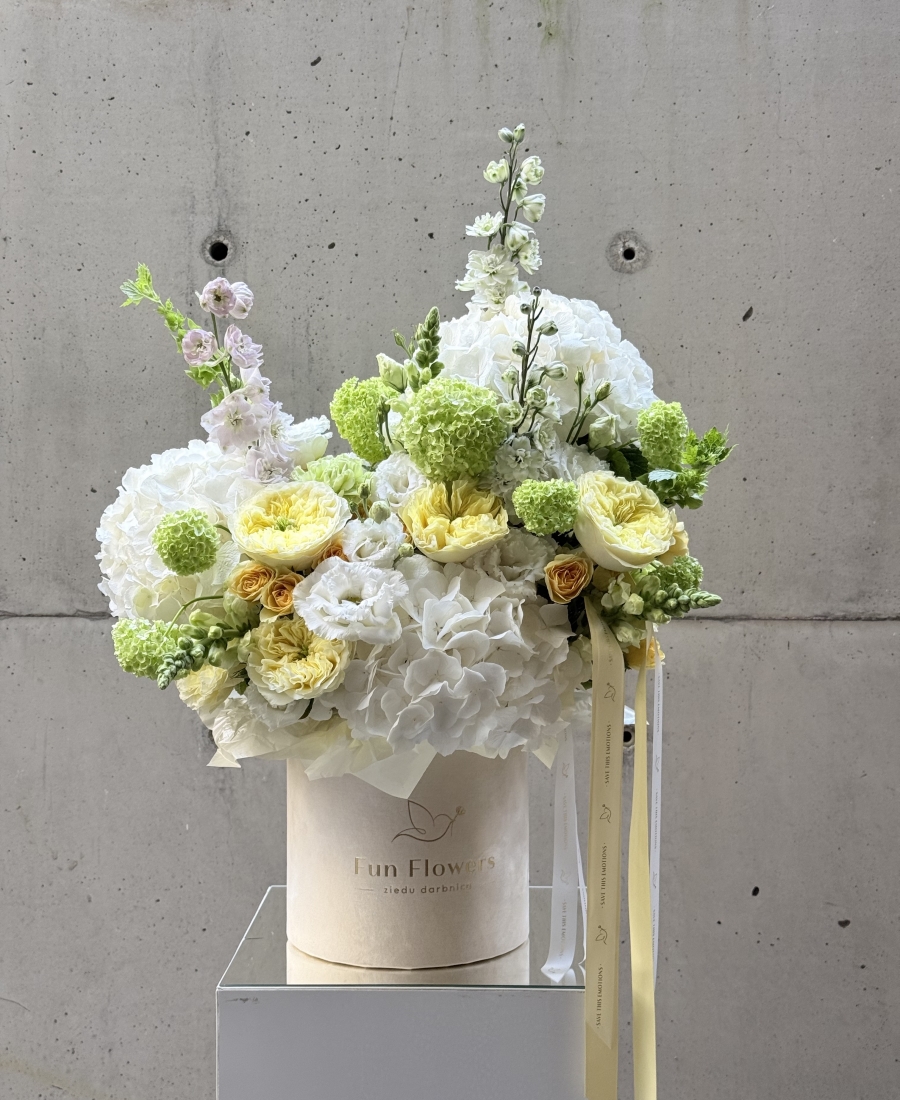 Flower hatbox “Lilac candy”
