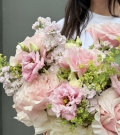 Flower hatbox “Blush and Bloom”