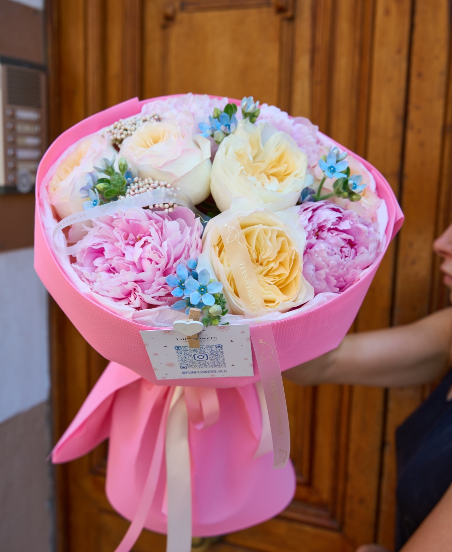 "Pink Éclat" - Signature Bouquet