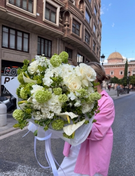 Author’s bouquet “Maison Blanche”