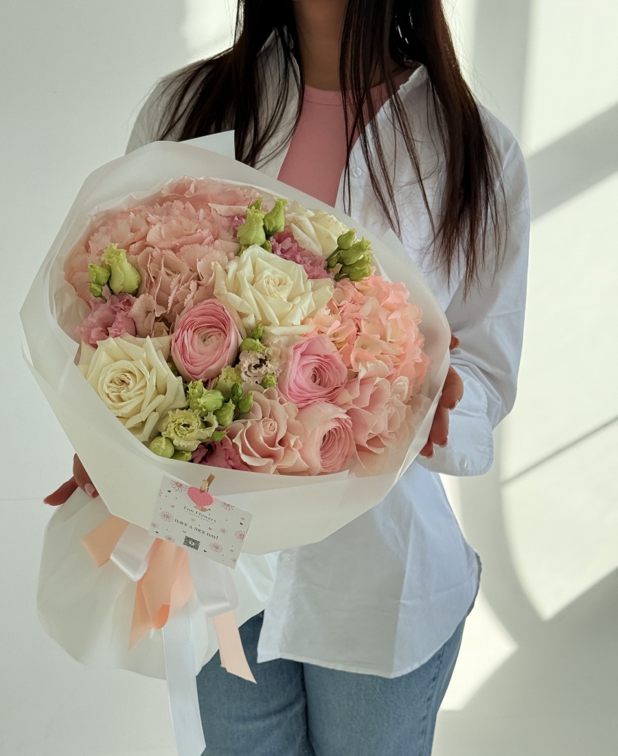 Bouquet - Chic Spring Muse